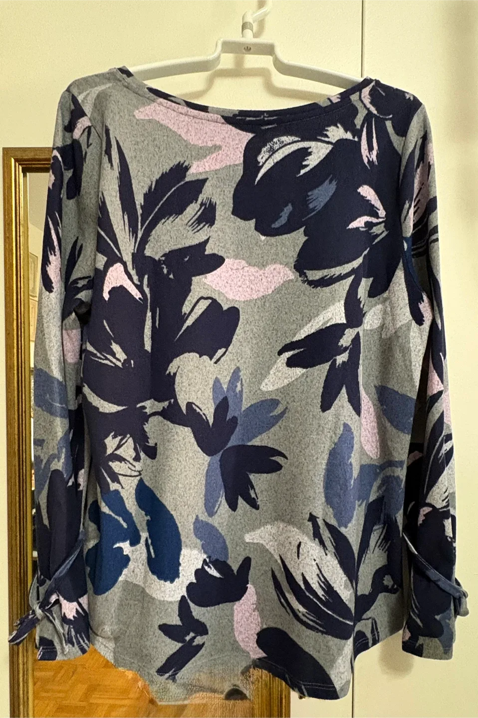 Reitmans Floral Long Sleeve Top - Size L image indicator(2)