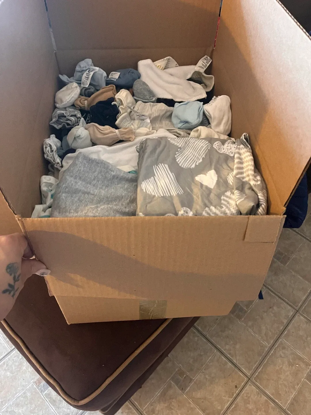 Baby Clothes Box - Mixed Sizes & Brands image indicator(2)