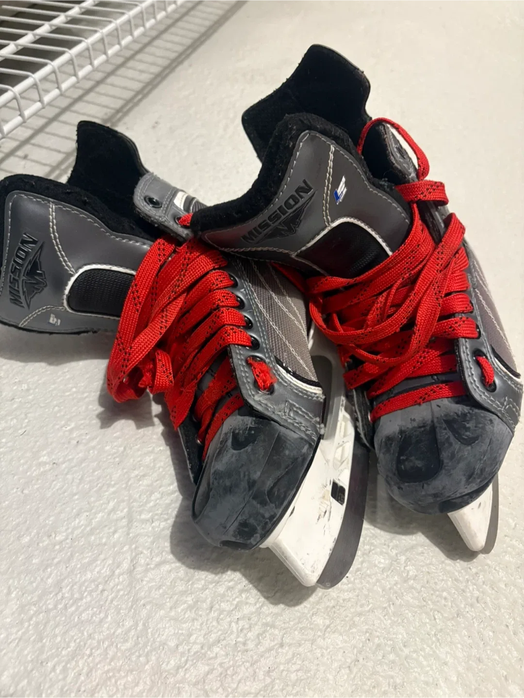 Mission Pure Hockey Skates - Size 4E