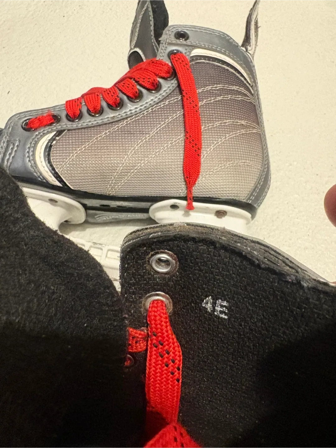 Mission Pure Hockey Skates - Size 4E image indicator(4)