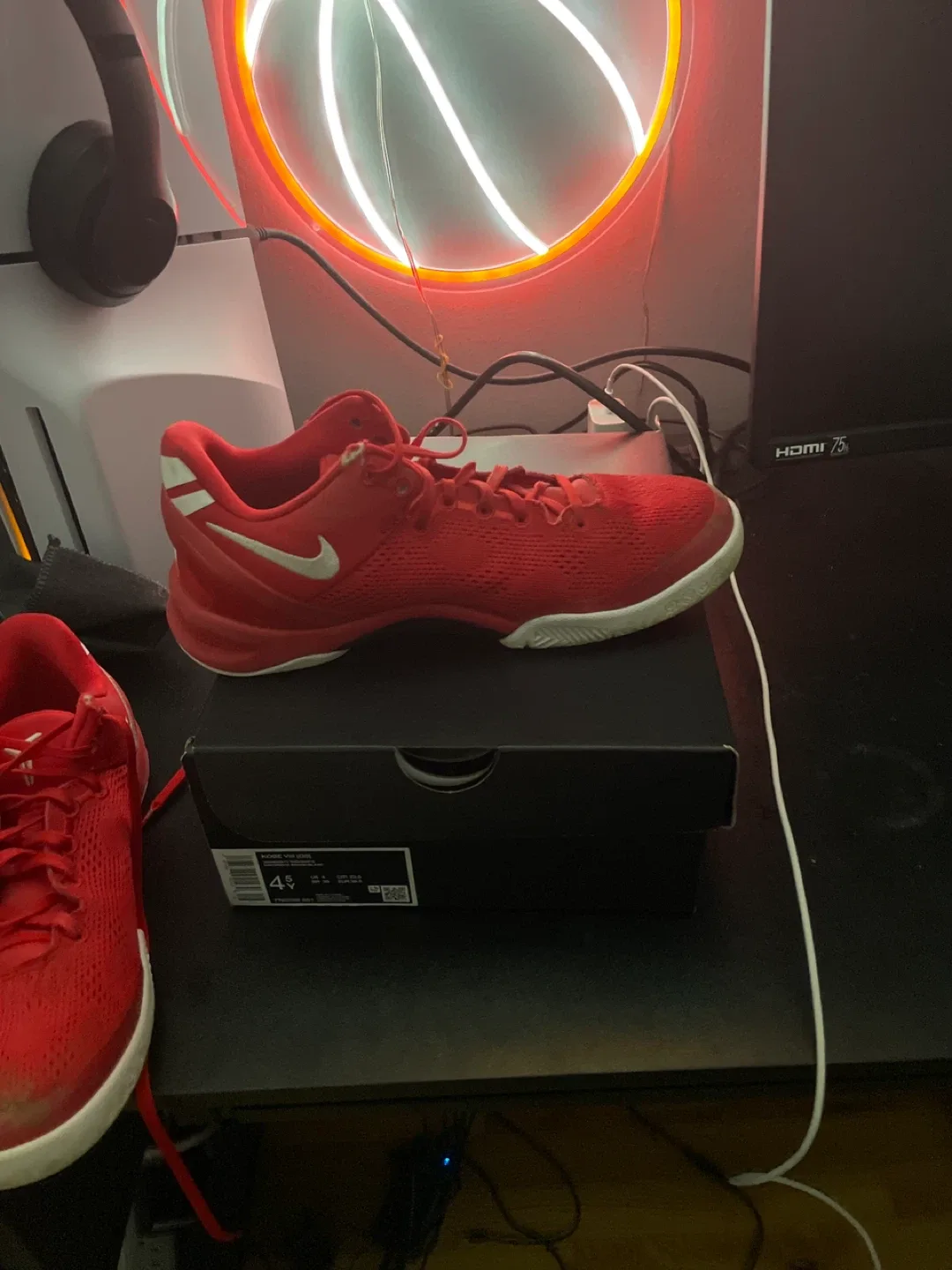 Nike Kobe VIII (GS) University Red/White Size 4.5Y