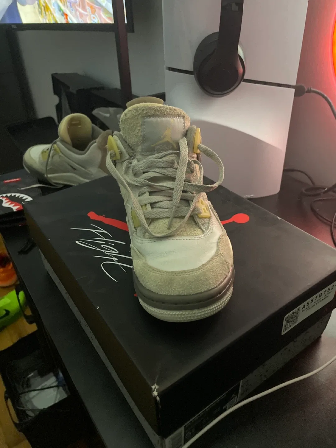 Air Jordan 4 Retro SE (GS) - Size 5.5Y