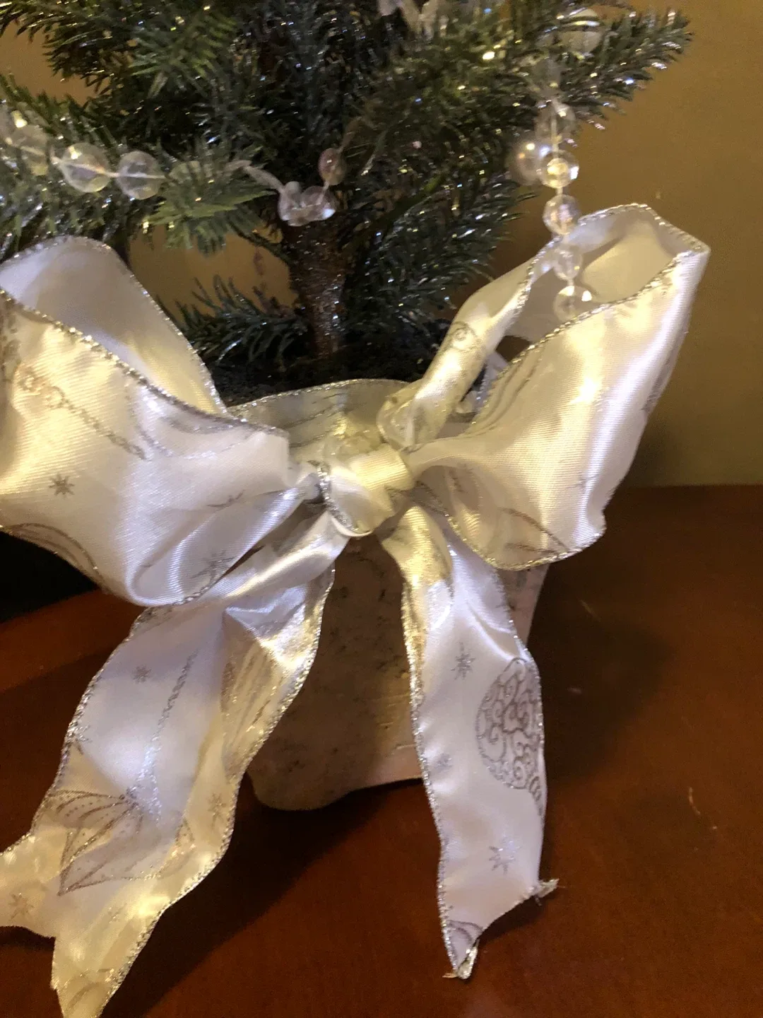 REALISTIC Decorated Christmas Tree in Terracotta Pot image indicator(2)