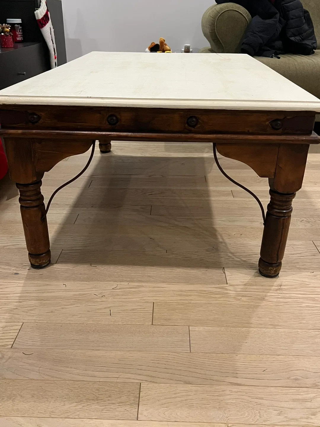 Rustic Coffee Table - Cream & Dark Wood image indicator(4)