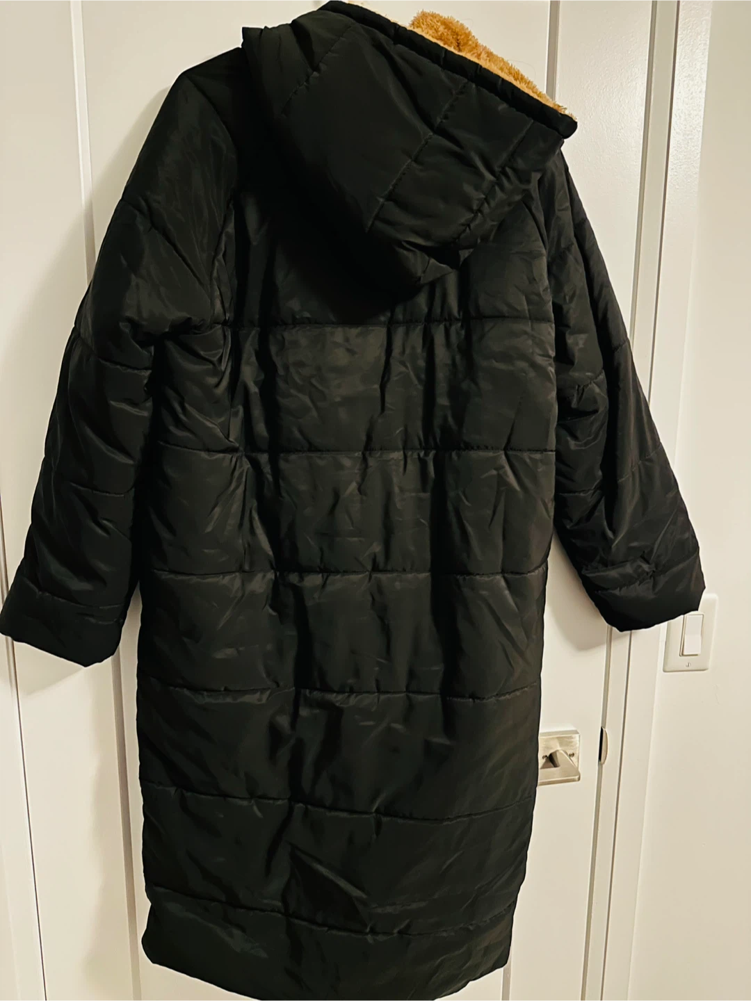 NEW - Long Black Puffer Winter Jacket with Faux Fur Lining - photo 3