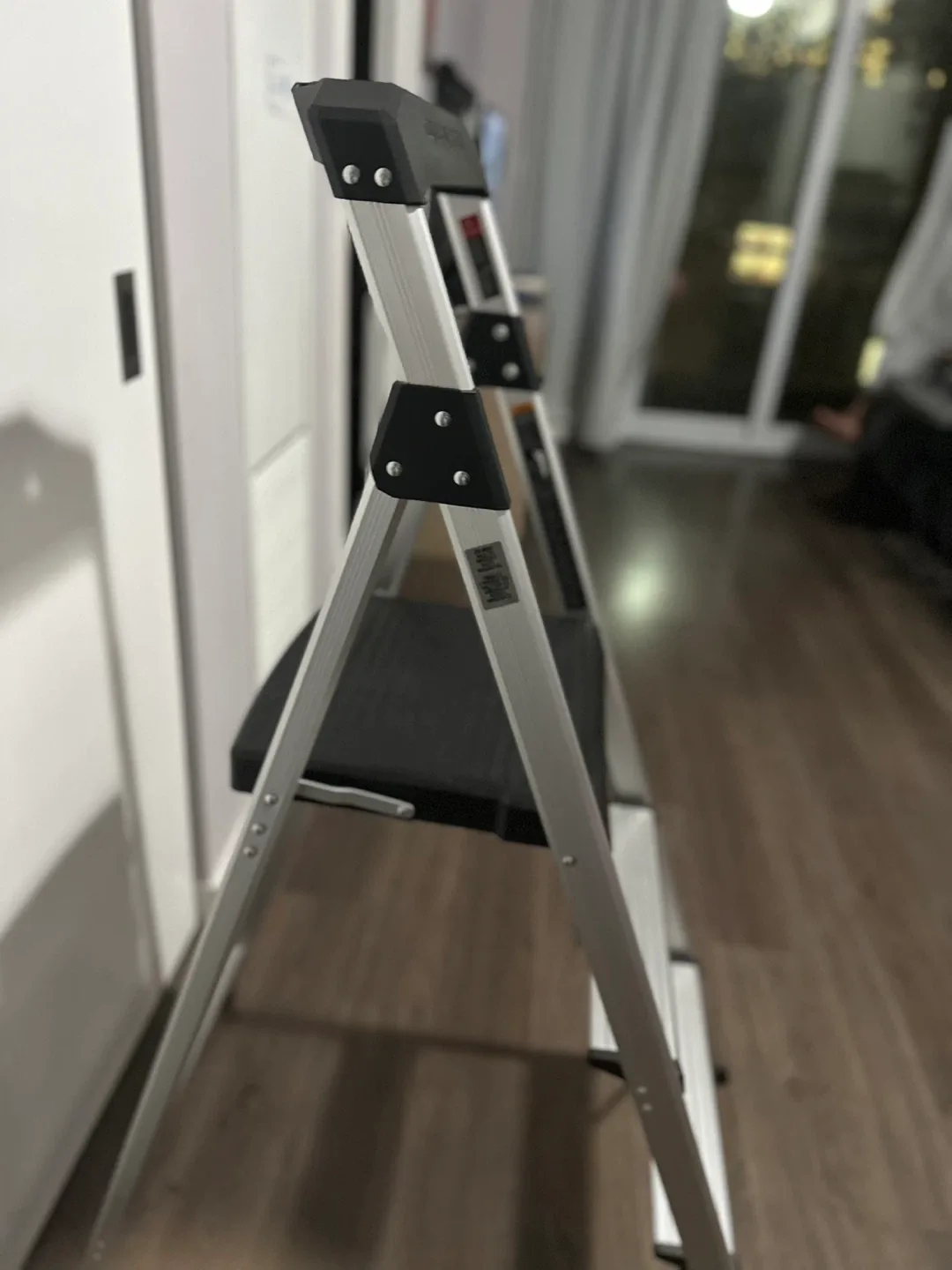 Gorilla Ladders 3-Step Lightweight Step Stool image indicator(2)