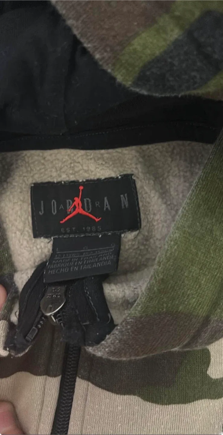 Jordan Camo Hoodie, Size medium image indicator(2)