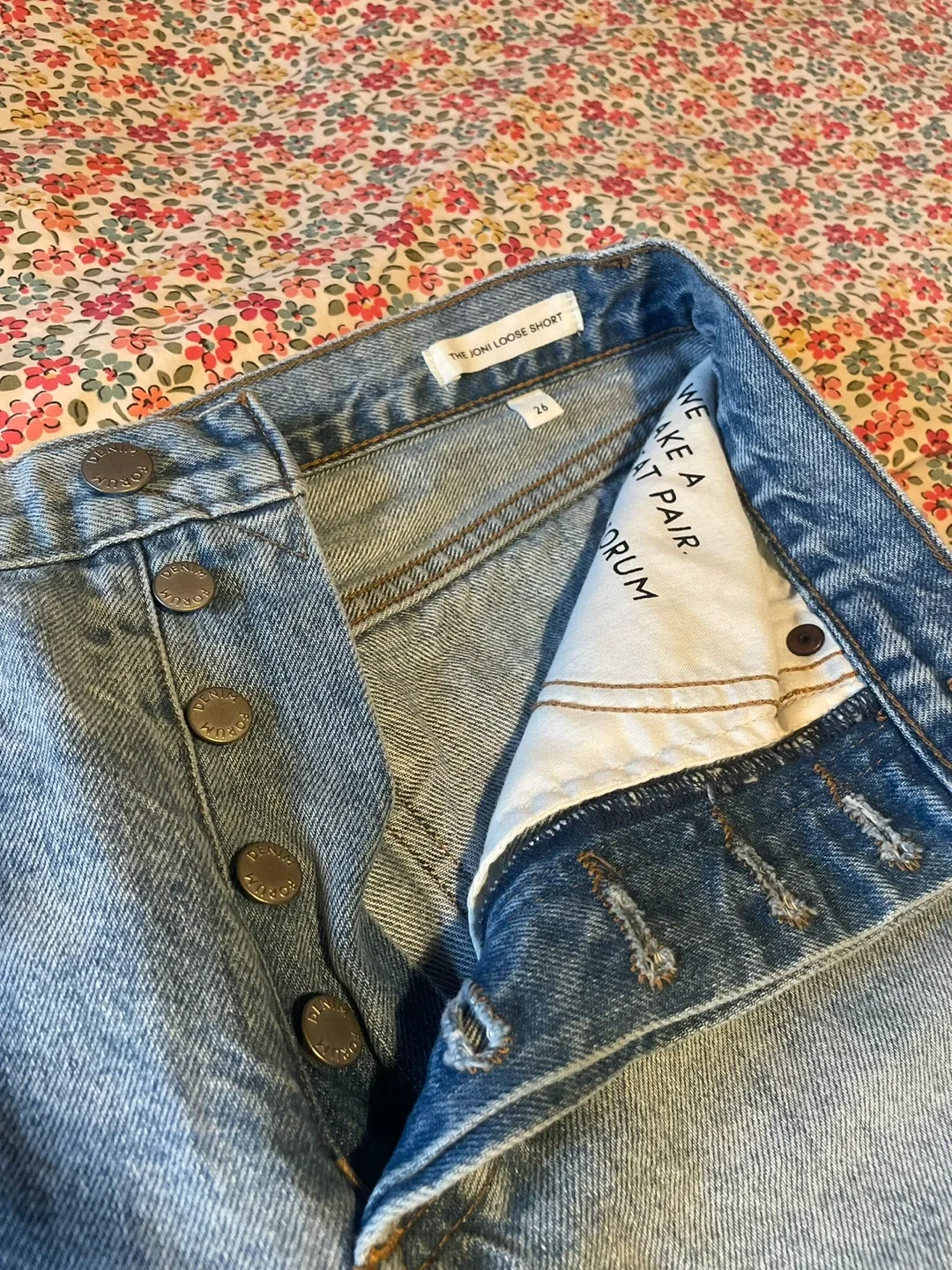 Aritzia jorts image indicator(2)