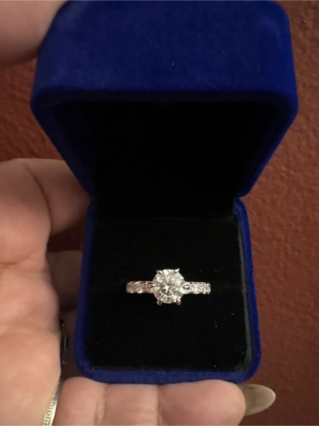 Authentic 2 carat 925 silver Moissonite Engagement Ring image indicator(6)