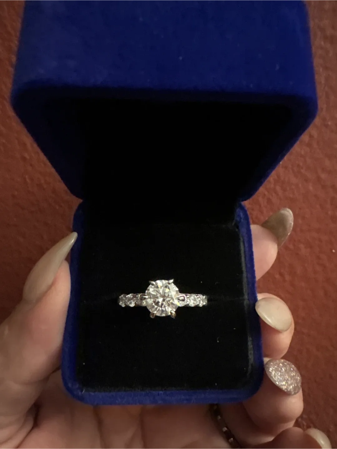 Authentic 2 carat 925 silver Moissonite Engagement Ring image indicator(3)