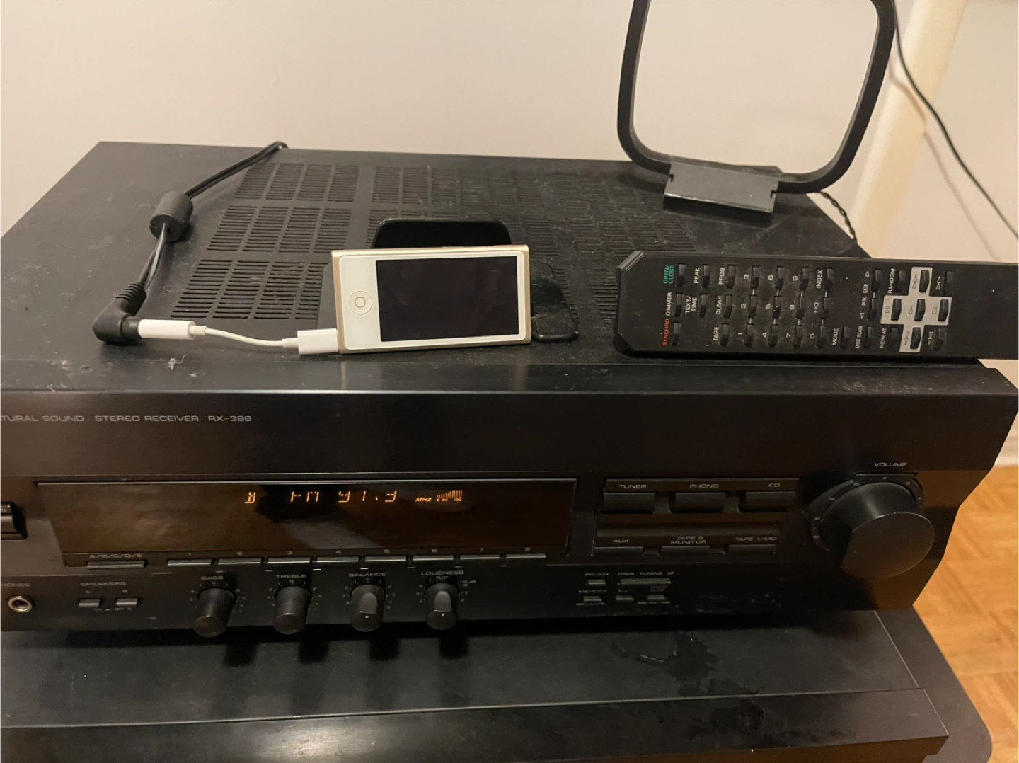 Yamaha RX-396 Stereo Receiver & CDC-565 CD Player - photo 2