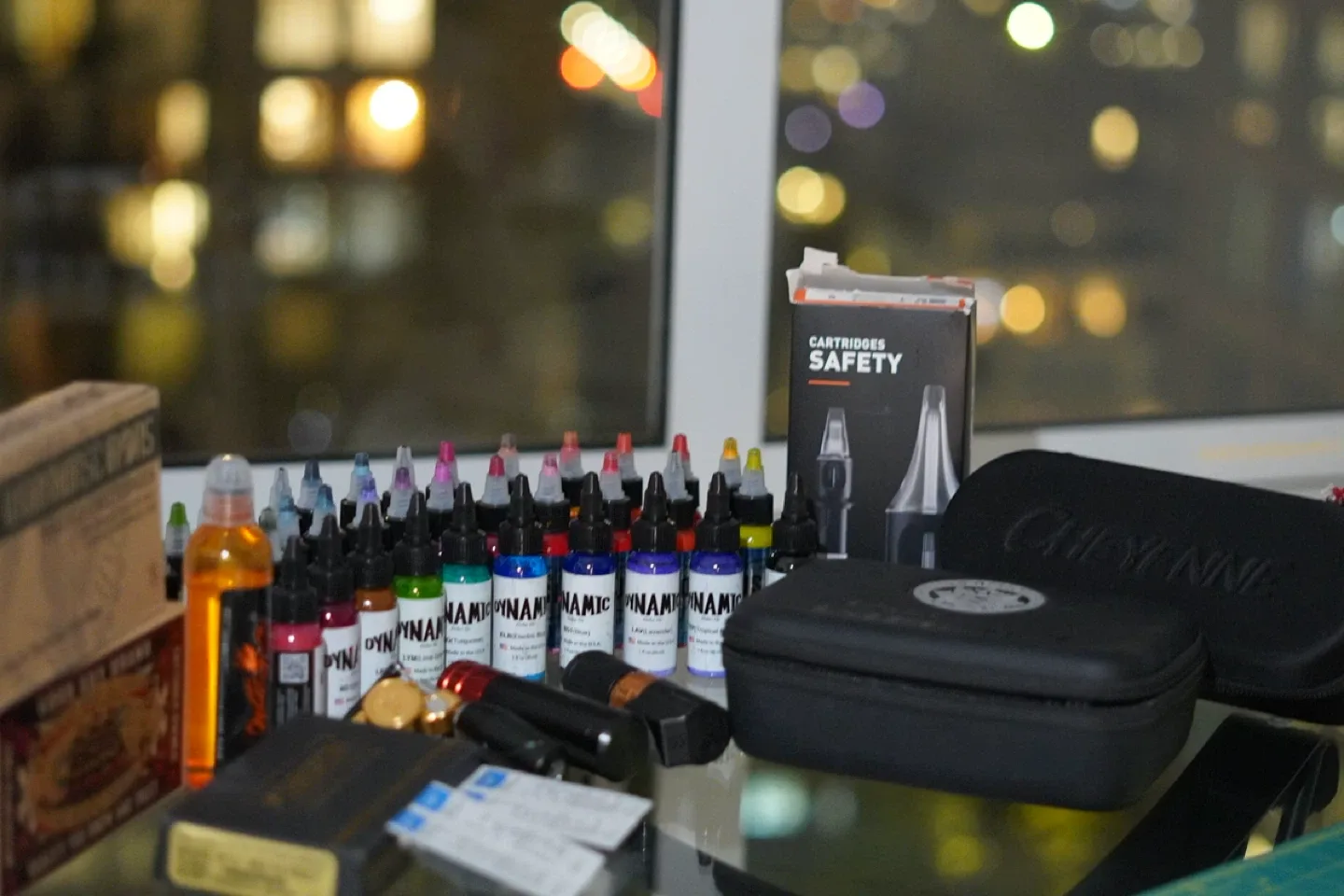 5 Tattoo machines Cheyanne, Bishop, inks, cartridges, acc image indicator(8)