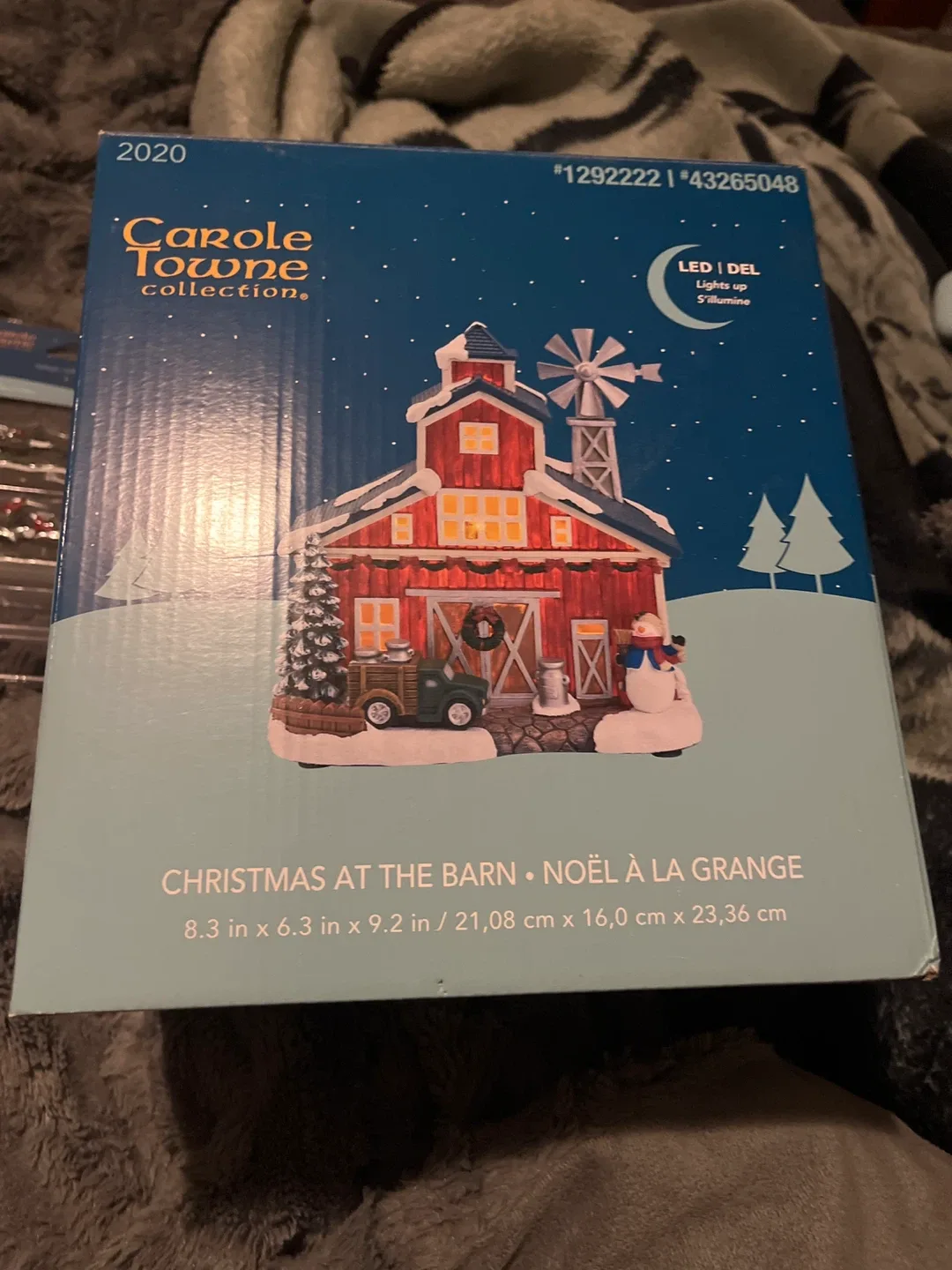 Carole Towne Christmas at the Barn LED