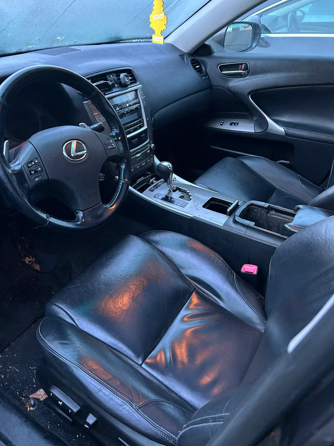 Lexus IS 250 Sedan - Great Condition! image indicator(3)