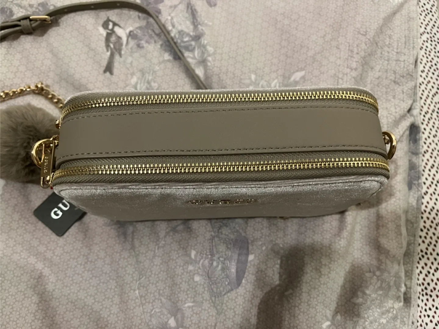 BRAND NEW GUESS CROSSBODY BAG image indicator(2)