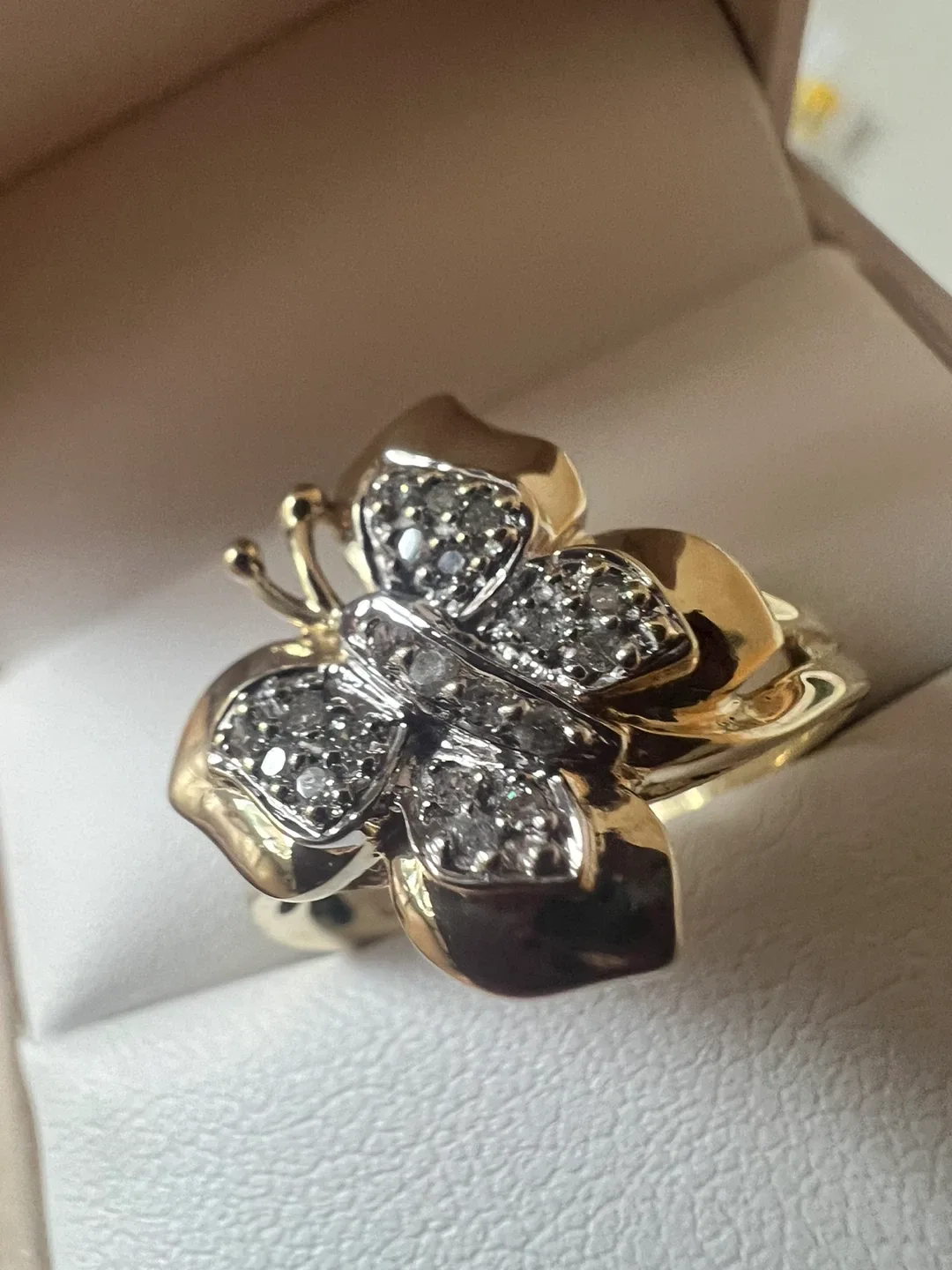 10K Gold Butterfly Diamond Ring