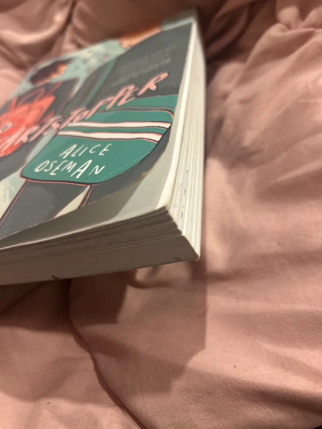 Heartstopper Volume 1 by Alice Oseman image indicator(8)