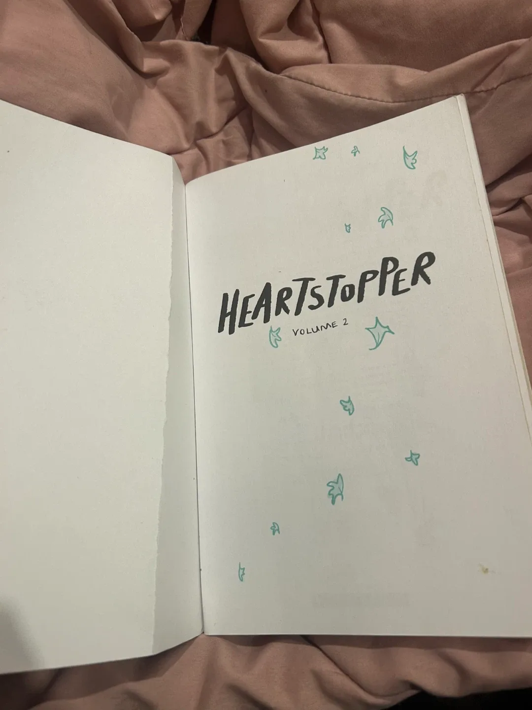Heartstopper Volume 2 by Alice Oseman image indicator(6)