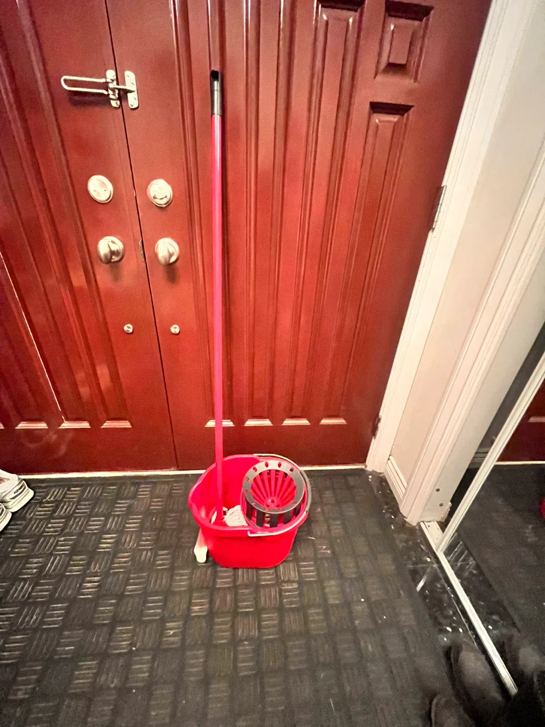 Vileda QuickWring Microfibre Mop & Bucket image indicator(3)