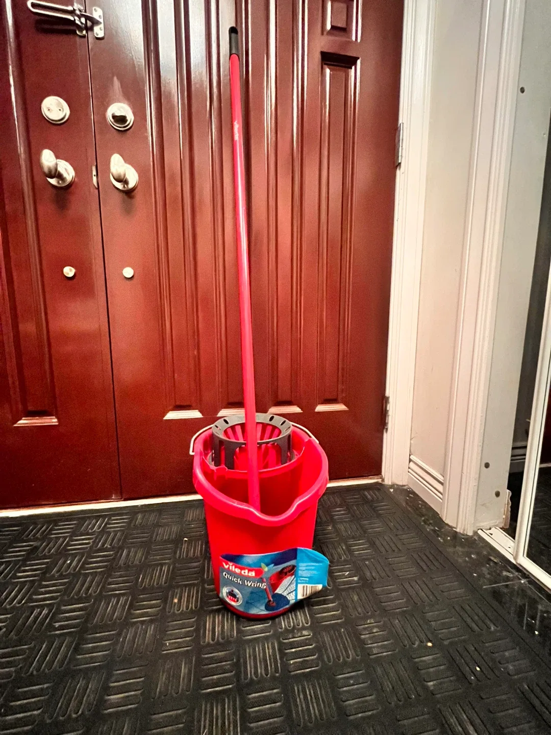 Vileda QuickWring Microfibre Mop & Bucket