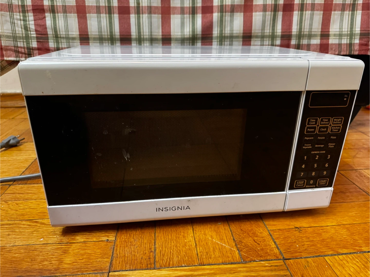 Insignia Microwave - Great Condition