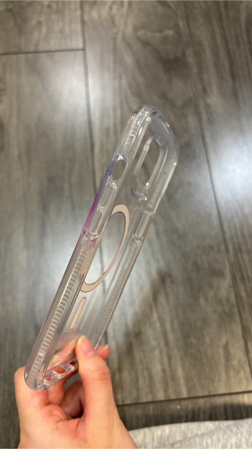 Apple iPhone 15 Case with MagSafe - Clear image indicator(4)