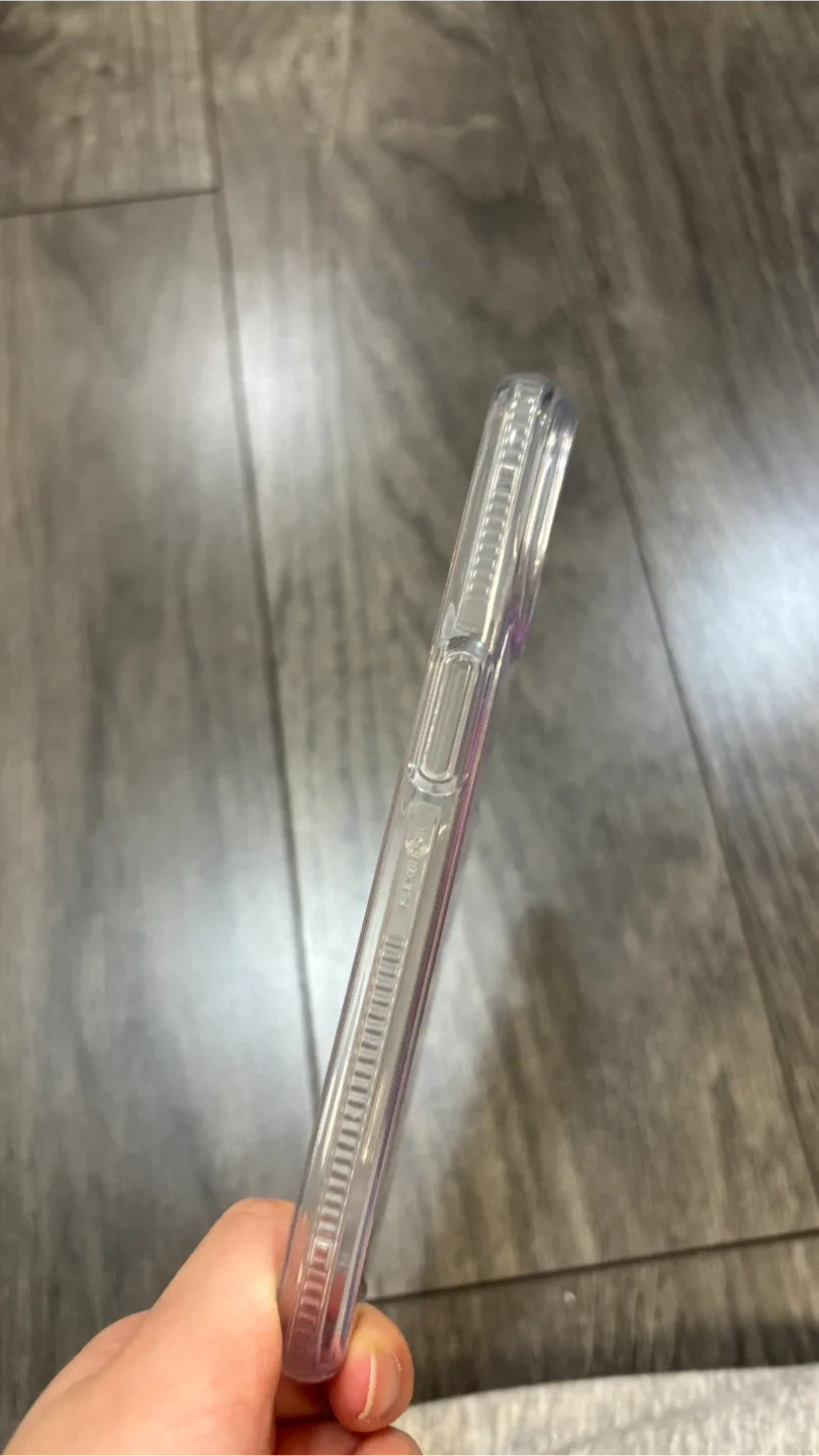 Apple iPhone 15 Case with MagSafe - Clear image indicator(5)