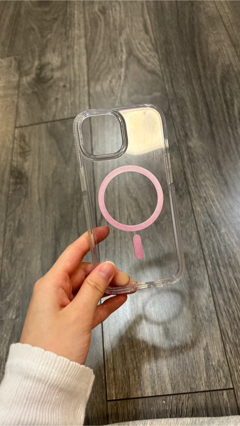 Apple iPhone 15 Case with MagSafe - Clear image indicator(2)