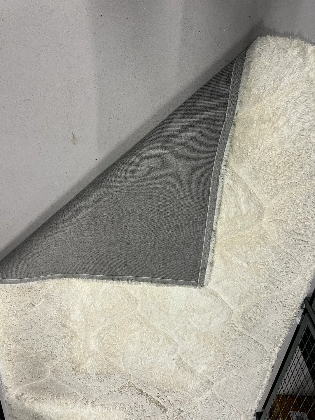 Mellow Ivory Rug 8' x 8' image indicator(7)