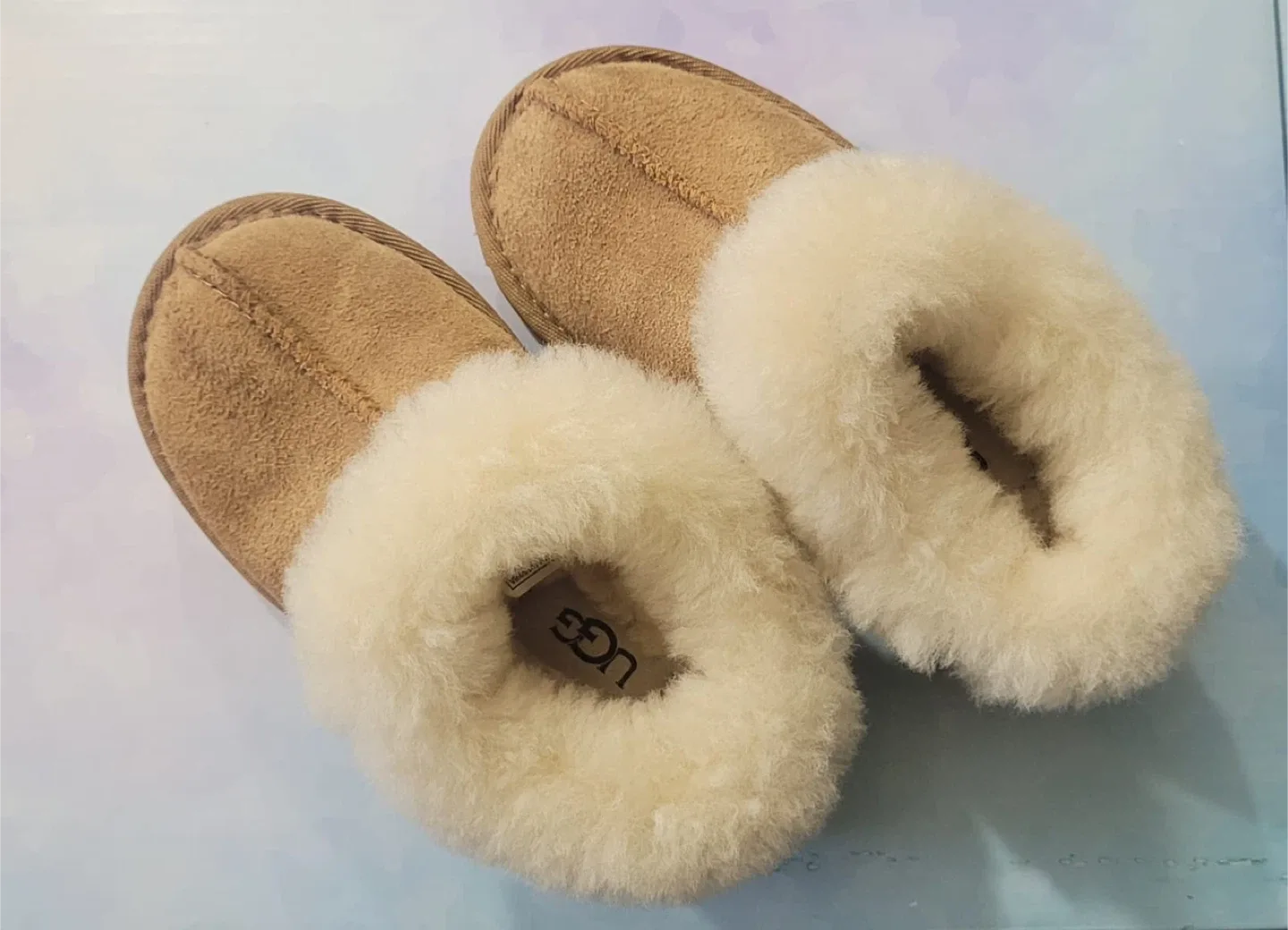 UGG KIDS - Size 10
