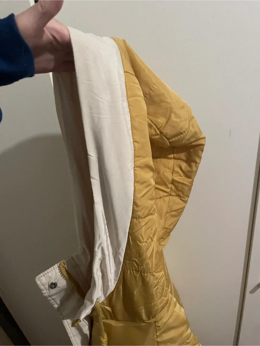 Yellow Puffer Jacket with Hood image indicator(5)