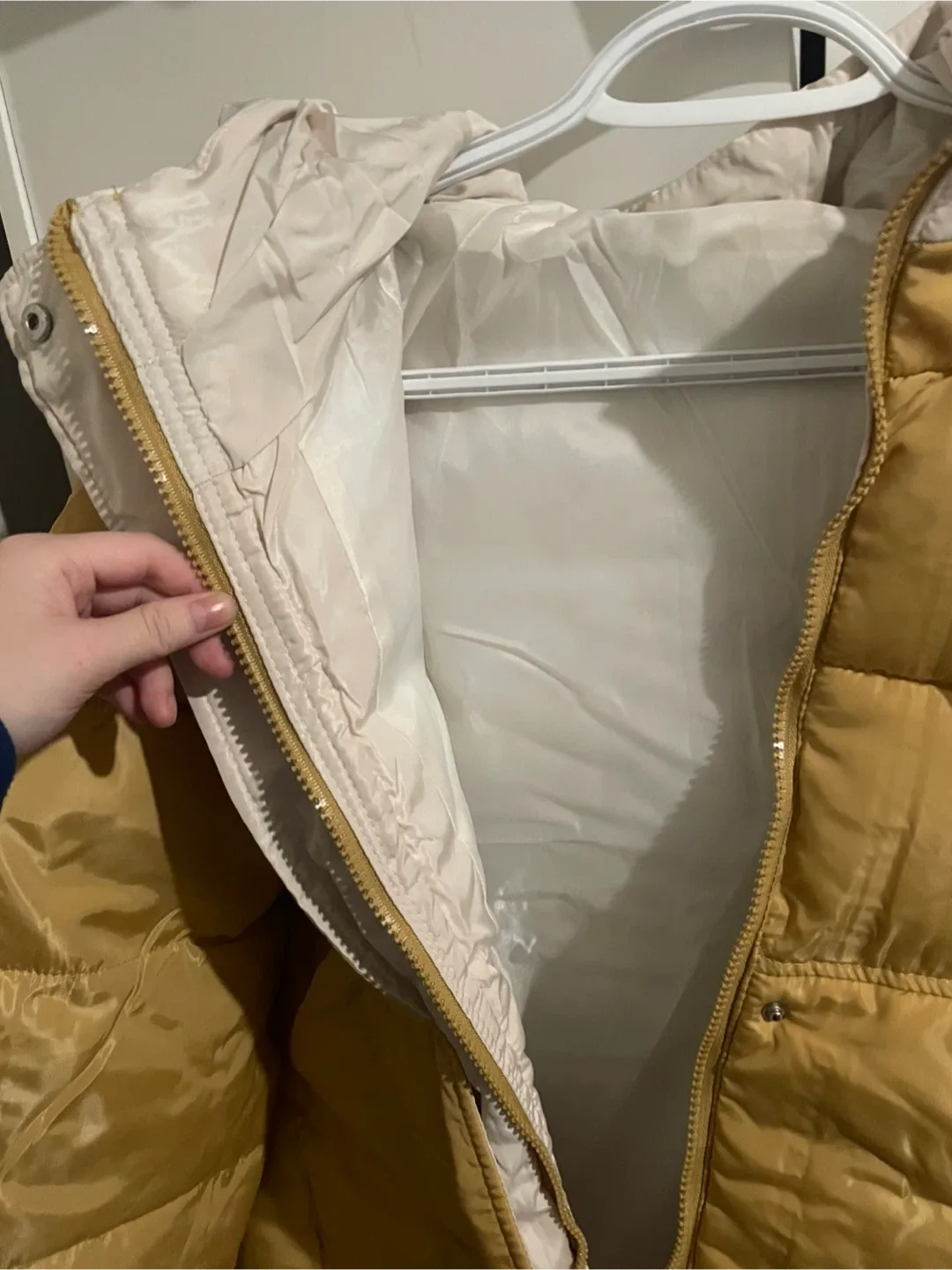 Yellow Puffer Jacket with Hood image indicator(4)