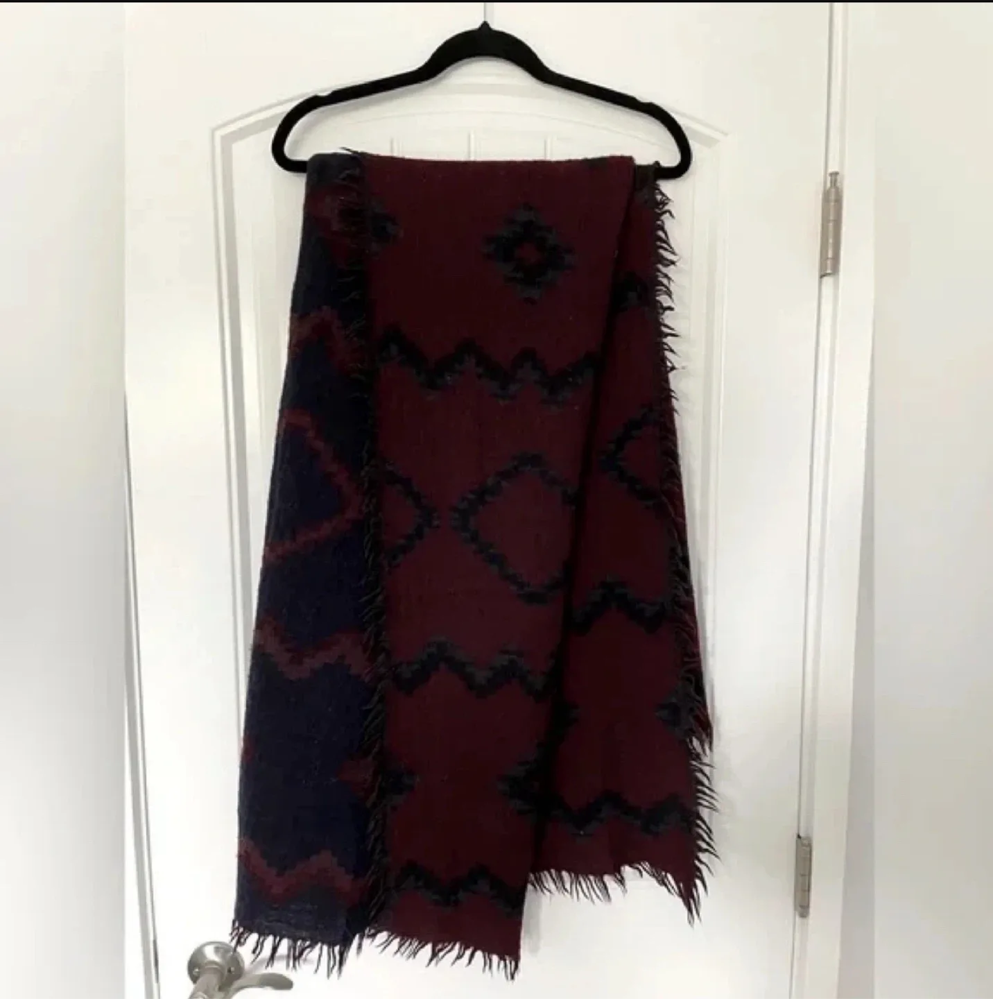 Aritzia Wilfred Diamond Mosaic Blanket Scarf image indicator(2)