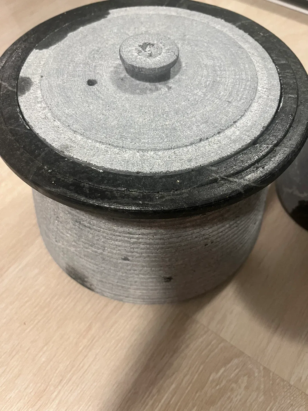 Stone Mortar with Lid image indicator(5)