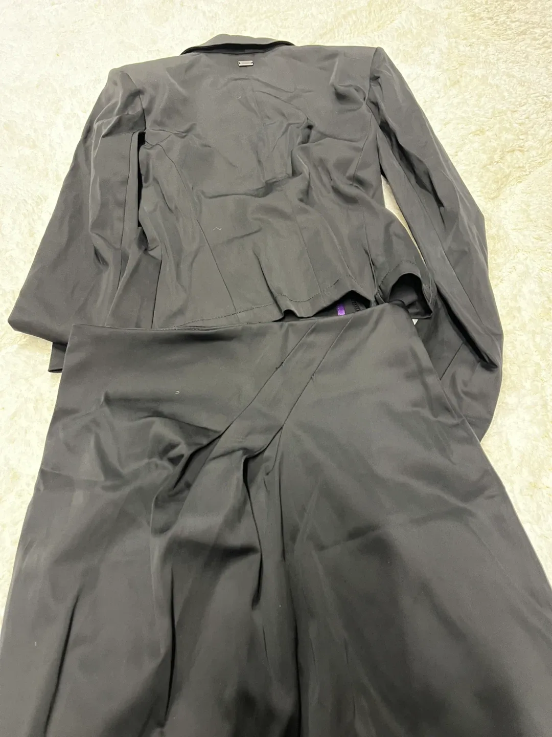 BESELF Black Suit Set - Size 34 image indicator(3)