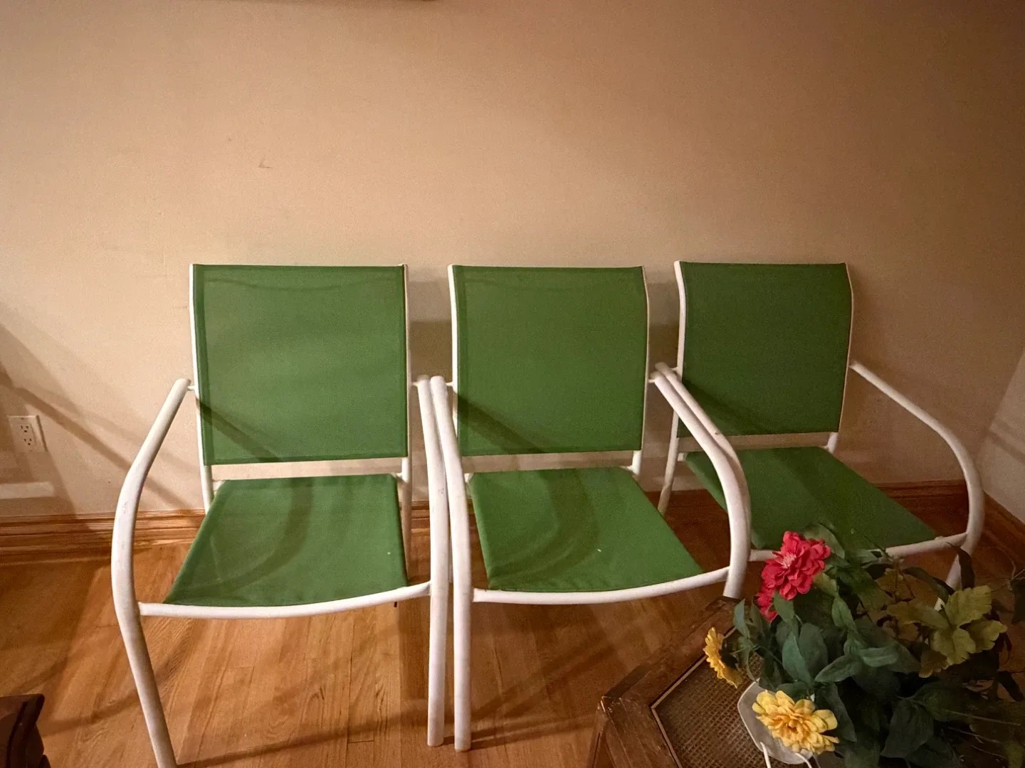 Set of 4 Green Patio Chairs image indicator(2)