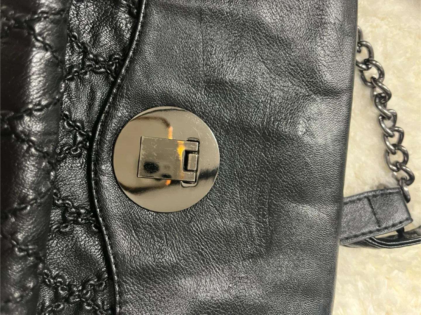 D&H Black Leather Shoulder Bag