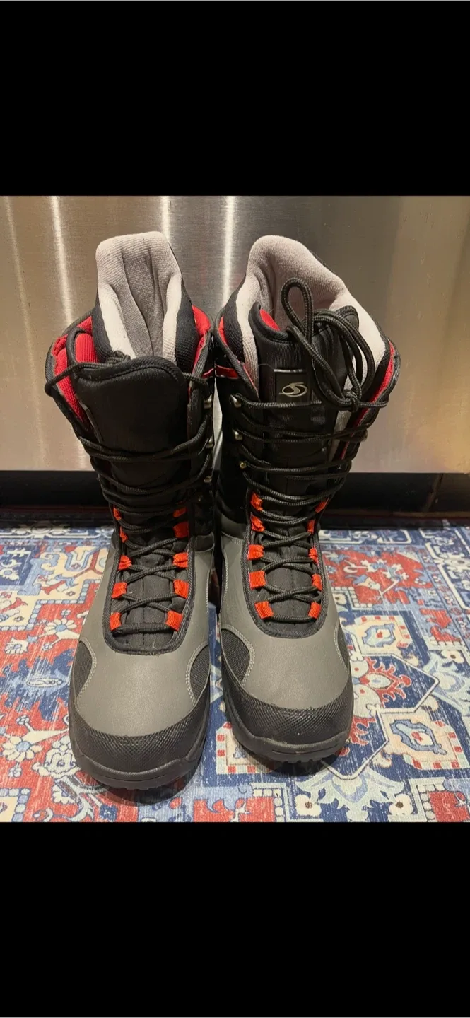 Snowboard Boots - Size 7 image indicator(2)