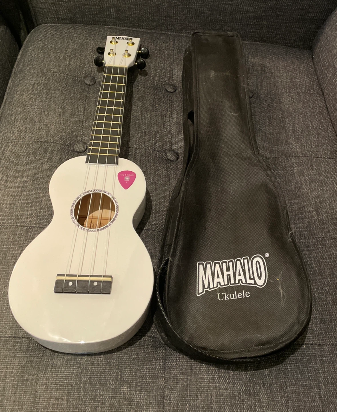 Mahalo Ukulele with Case - White
