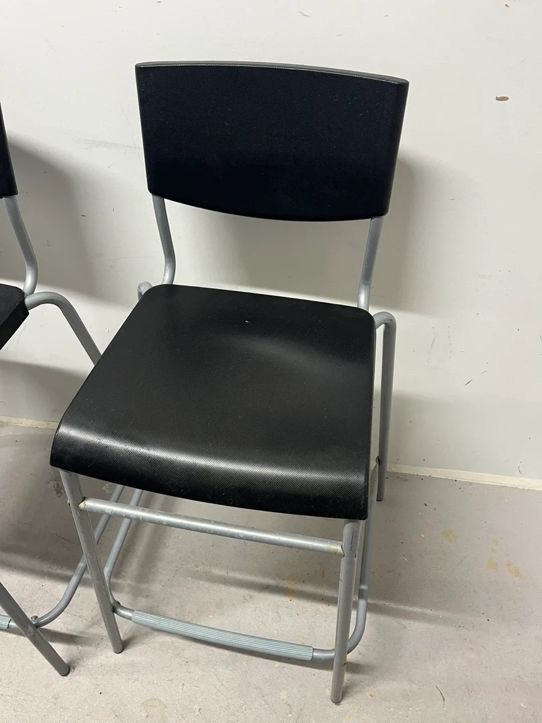 Stackable Black Bar Stools 4chair image indicator(6)