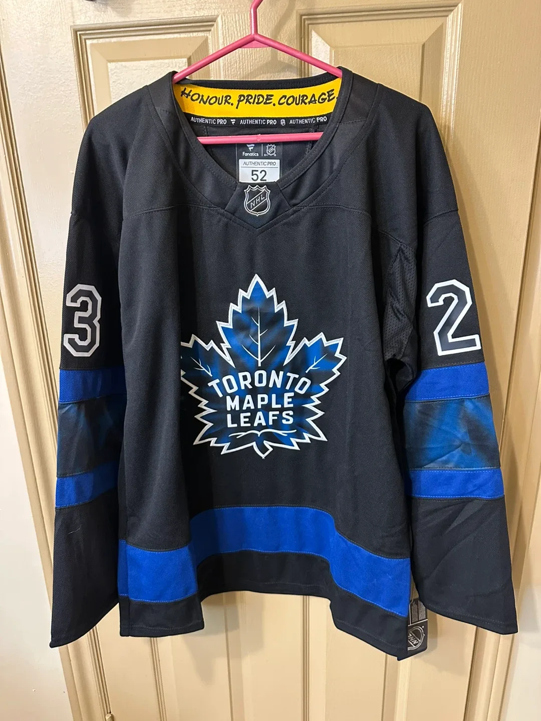 Fanatics NHL Toronto Maple Leafs Jersey - Size 52