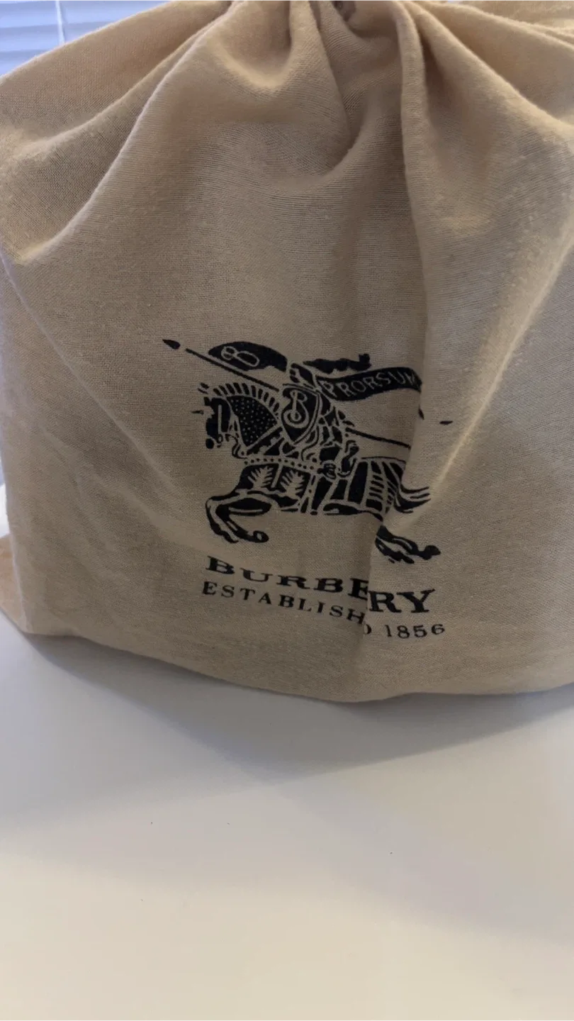 Burberry Tote Bag image indicator(5)