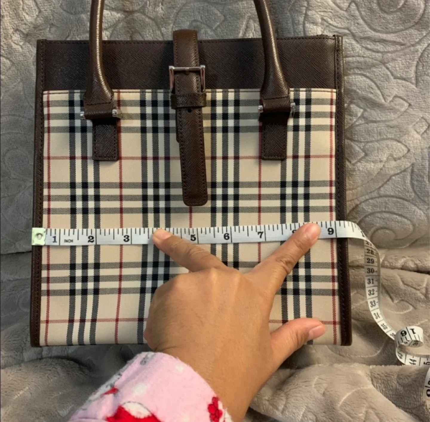 Burberry Tote Bag image indicator(7)