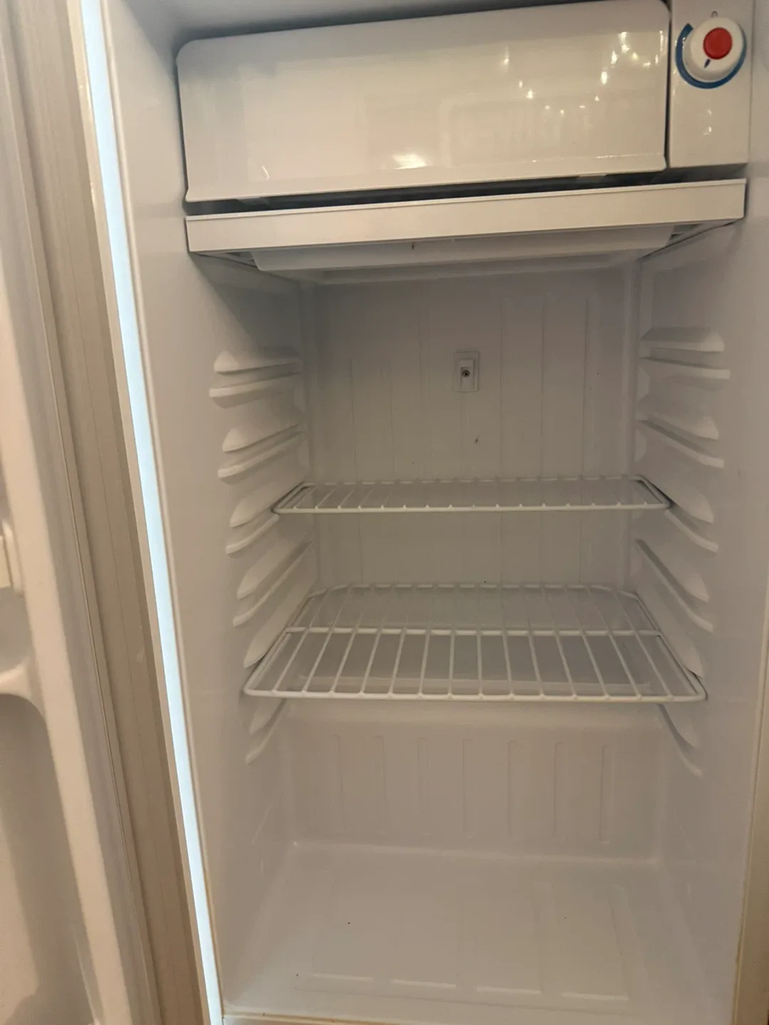 Danby Compact Fridge w/ Freezer + Delivery & Free Gift Basket!!! image indicator(3)