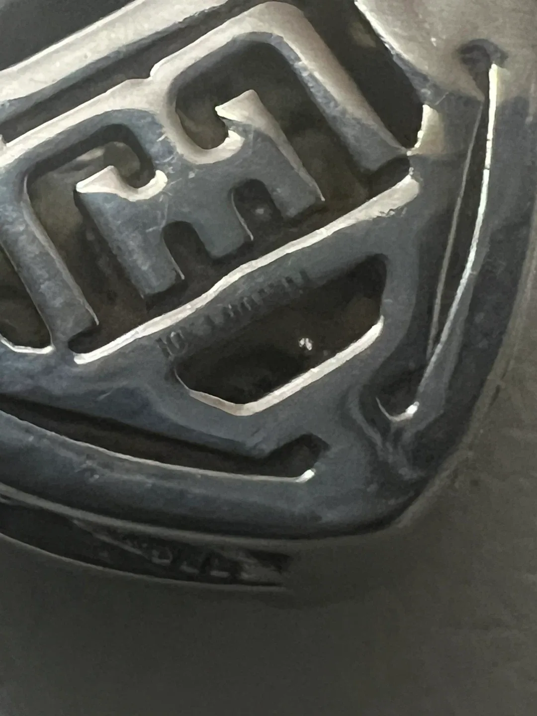 10K White Gold Diamond Pendant Necklace image indicator(4)