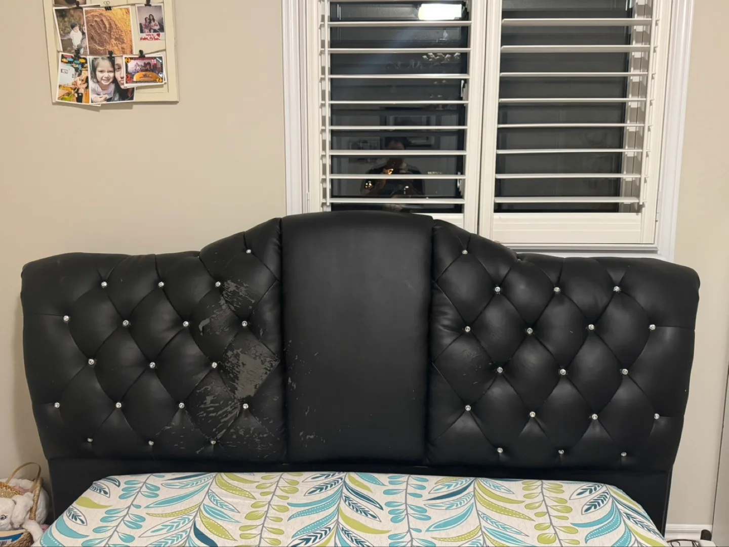Black Tufted Bed Frame (Queen) image indicator(3)