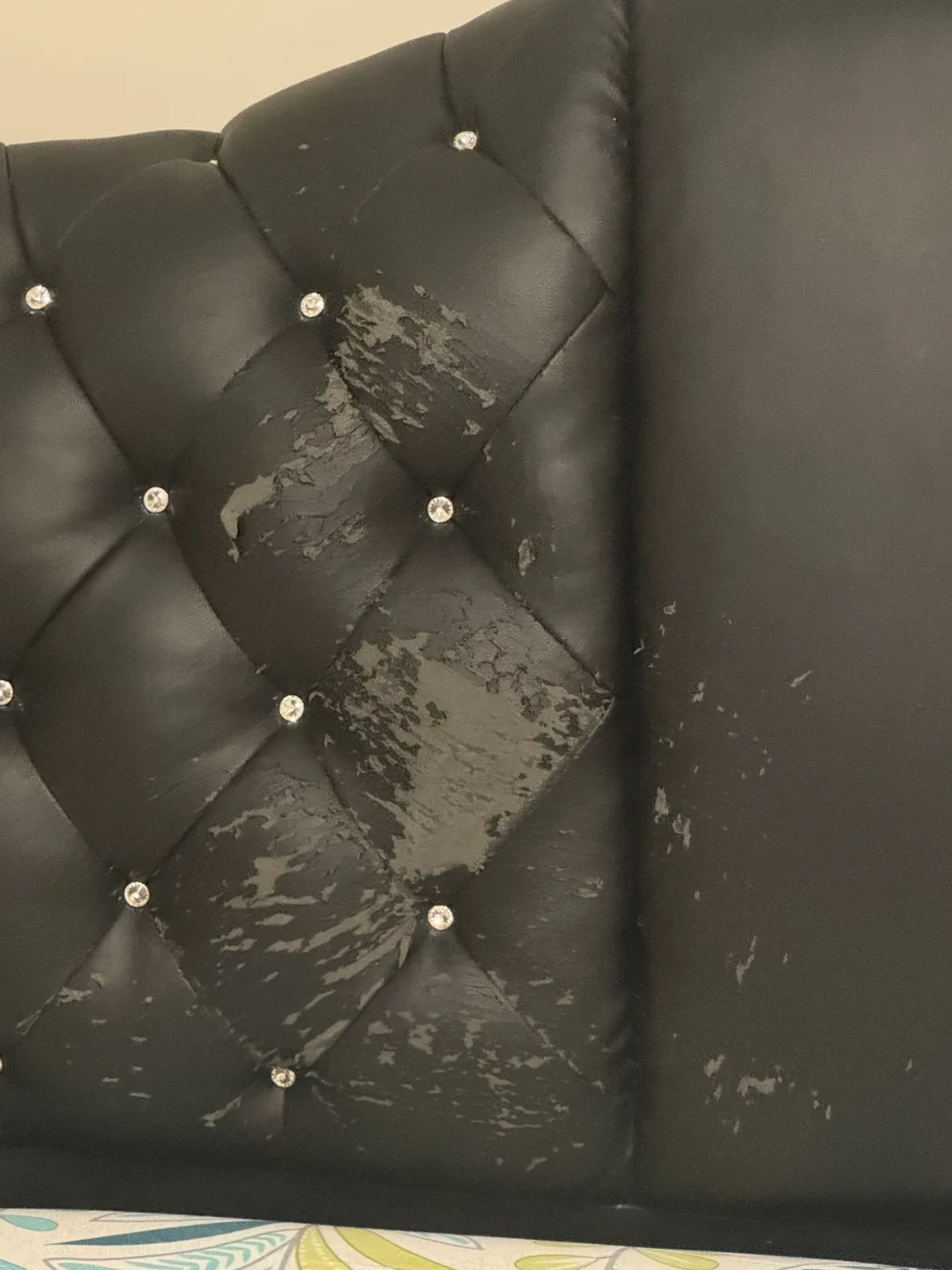 Black Tufted Bed Frame (Queen) image indicator(2)