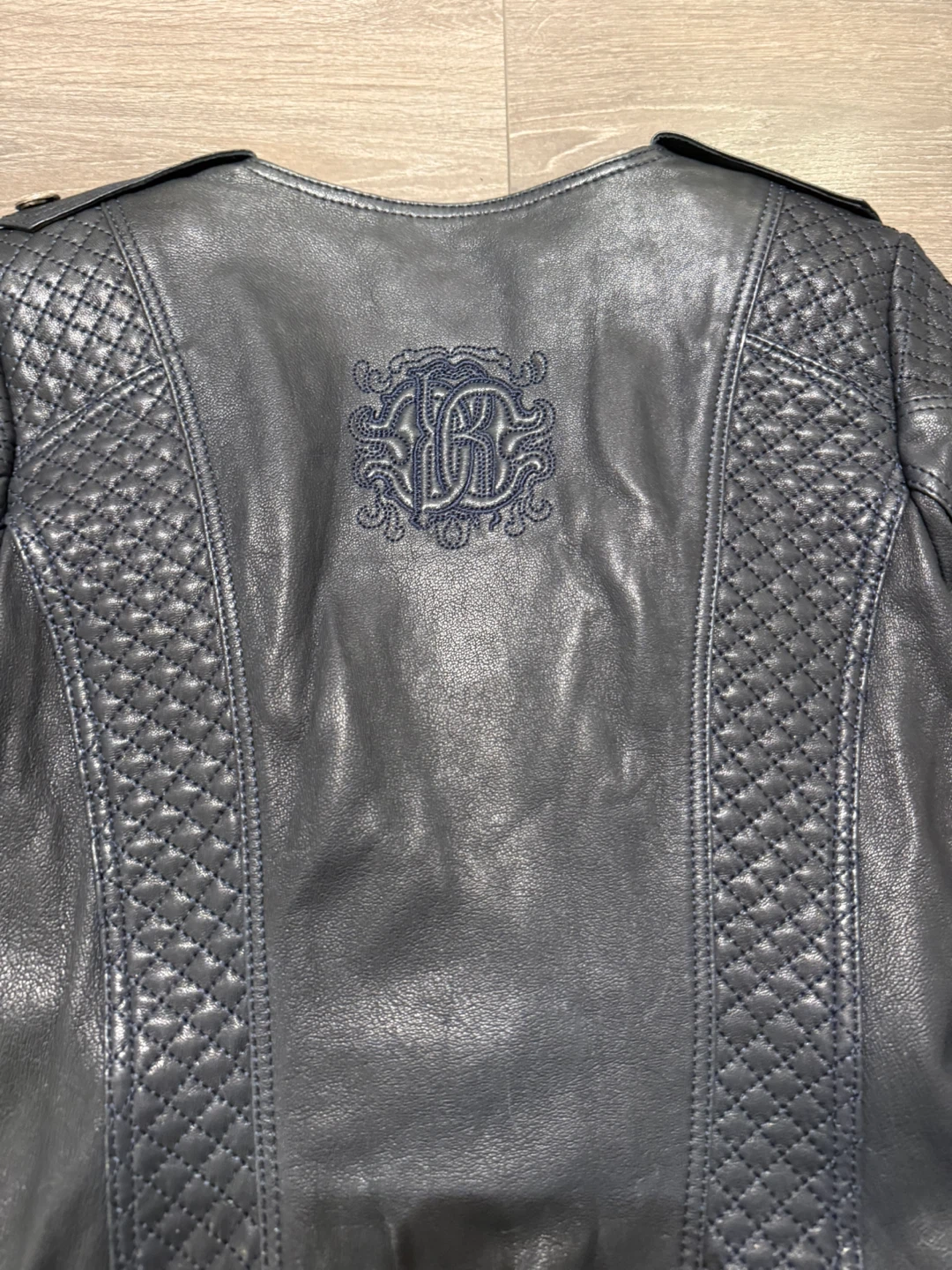 Roberto Cavalli Leather Jacket - Size Small made in Italy - photo 3