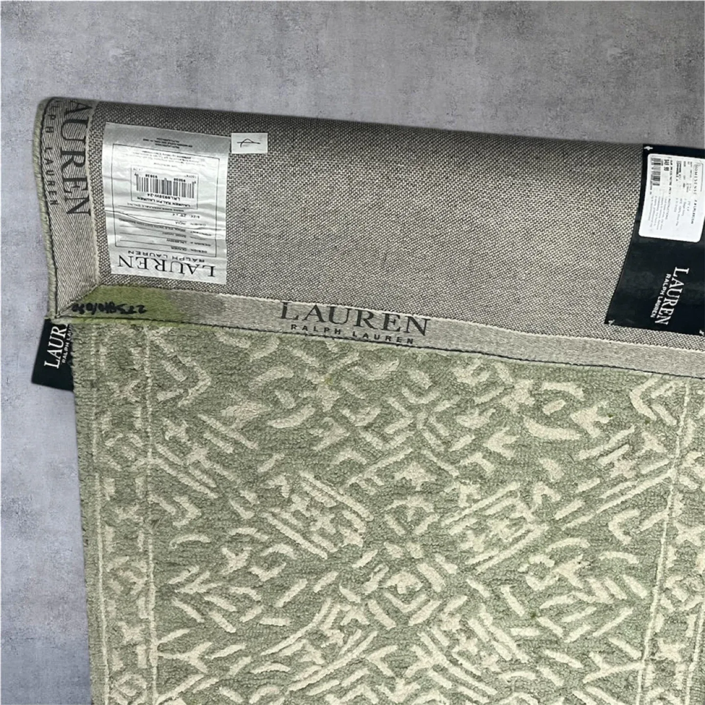 Lauren Ralph Lauren HomeSense Rug 2'6" x 4' image indicator(3)