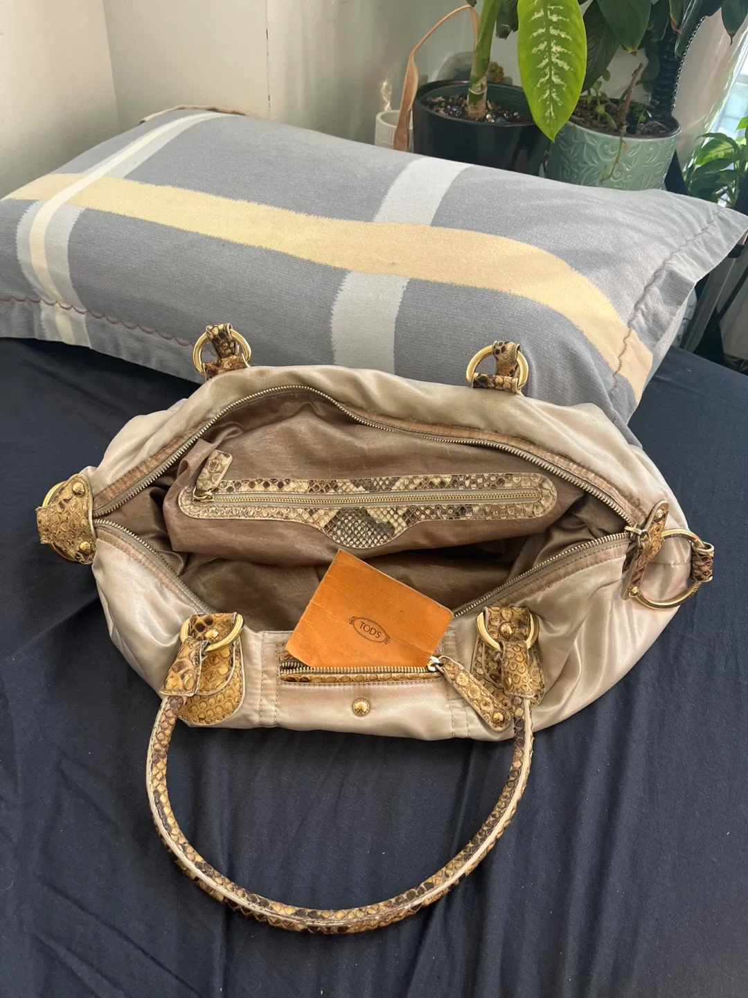 Tod's Beige Leather & Snakeskin Trim Handbag image indicator(6)